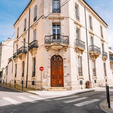 Demeure & Confort Nimes Bagian luar foto