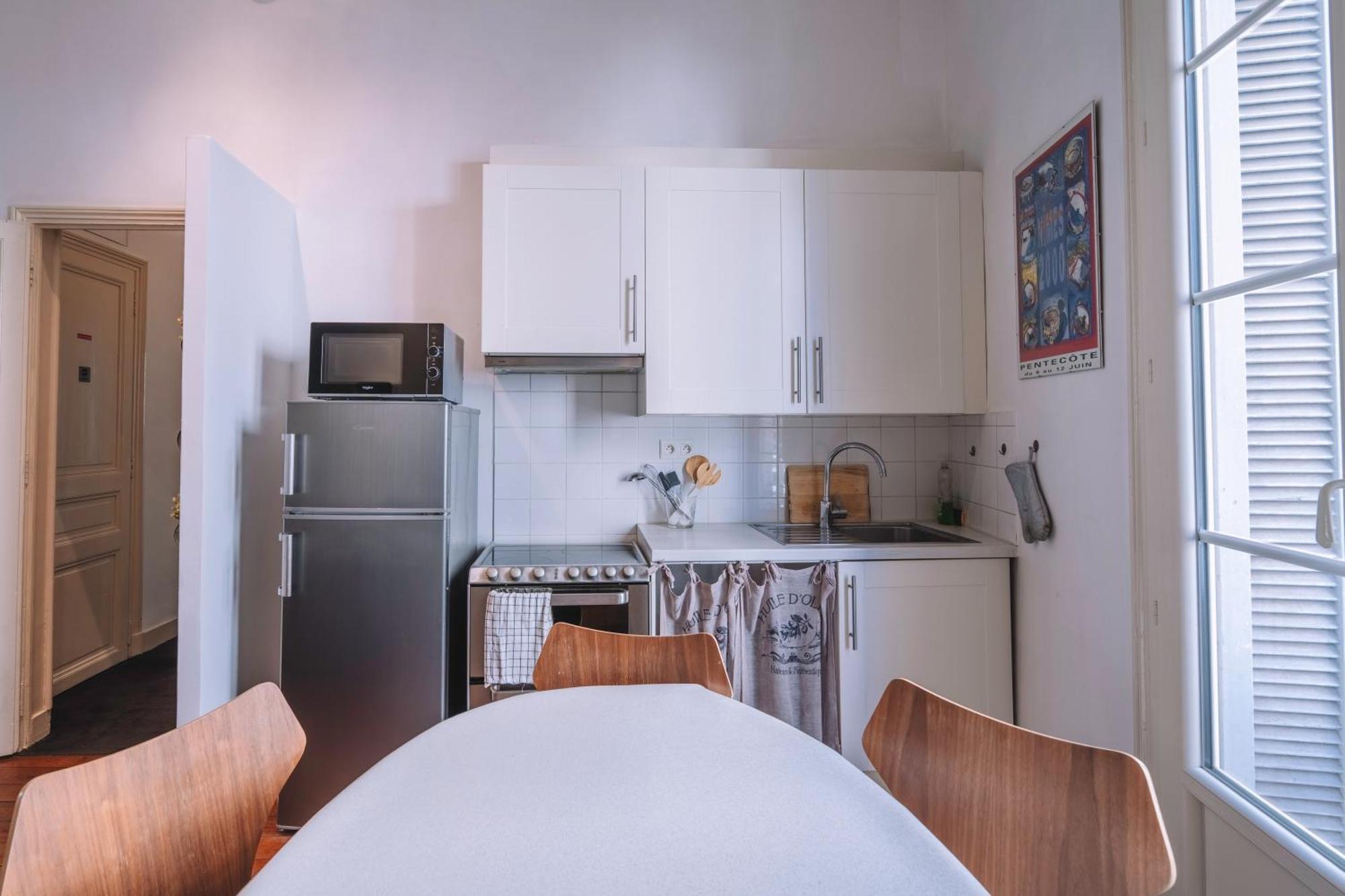Demeure & Confort Nimes Bagian luar foto