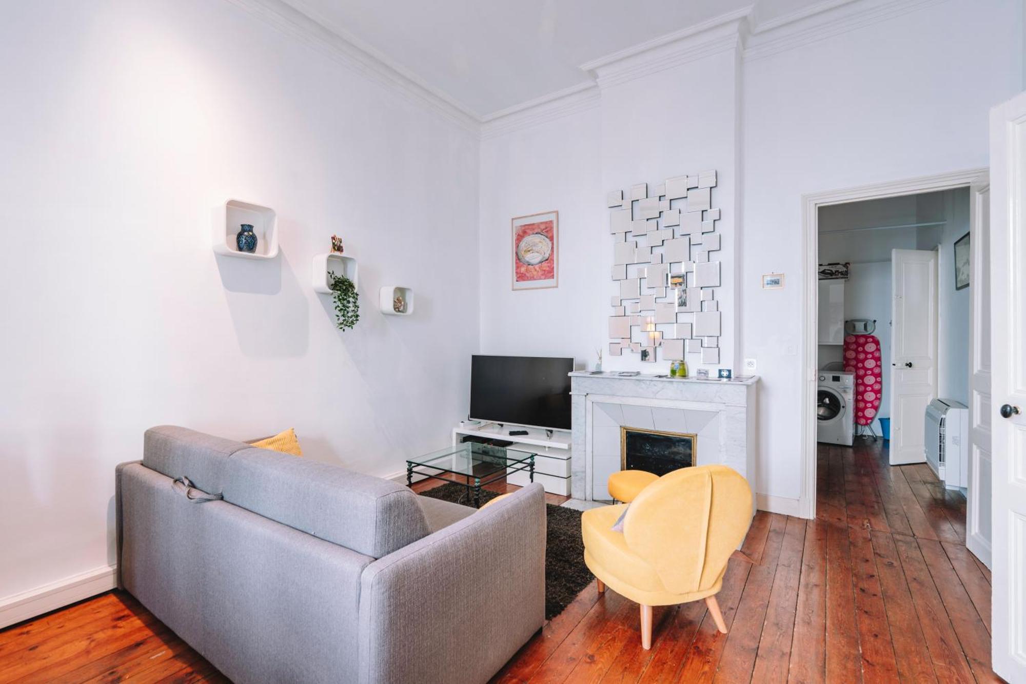 Demeure & Confort Nimes Bagian luar foto