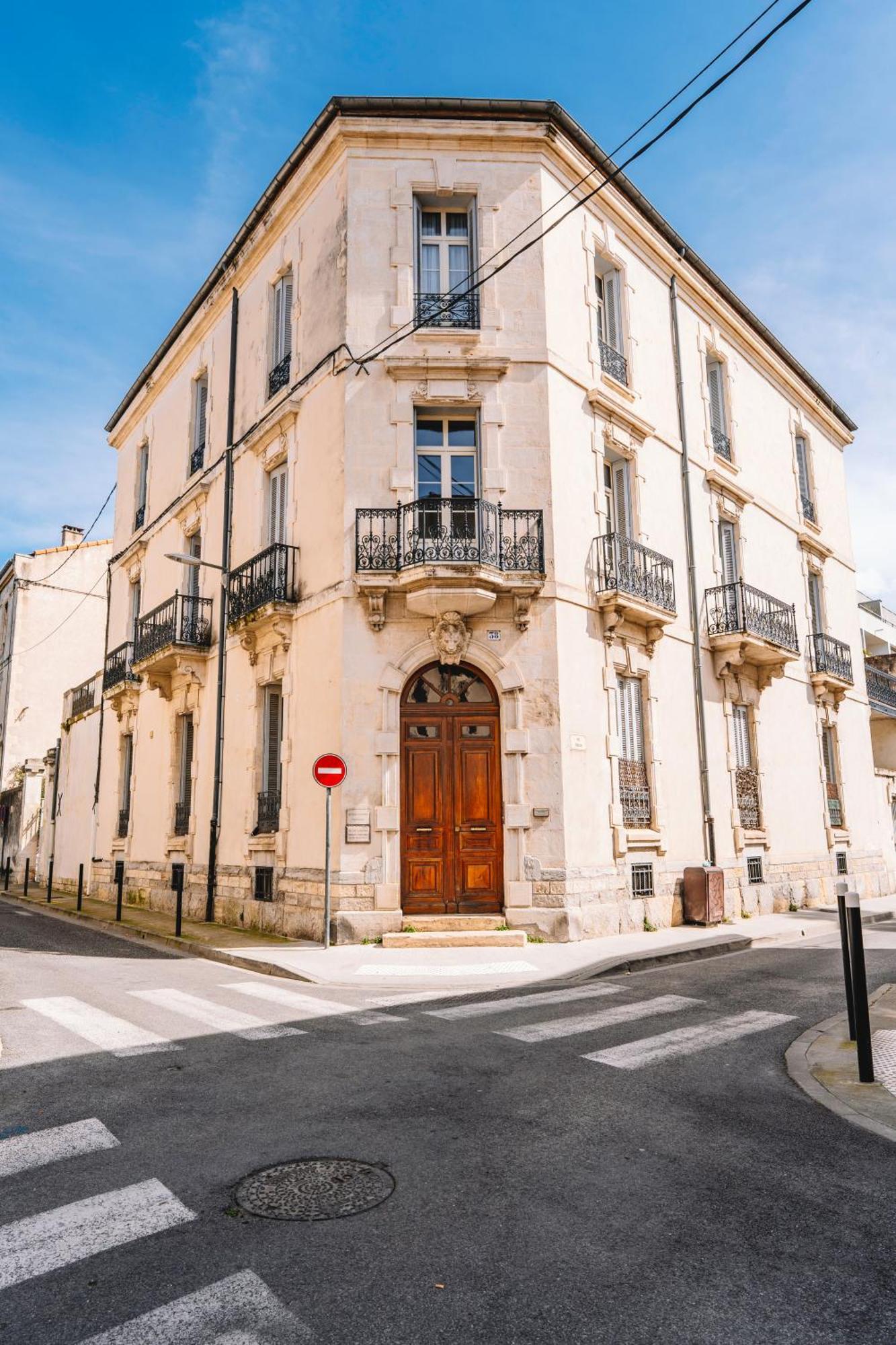 Demeure & Confort Nimes Bagian luar foto
